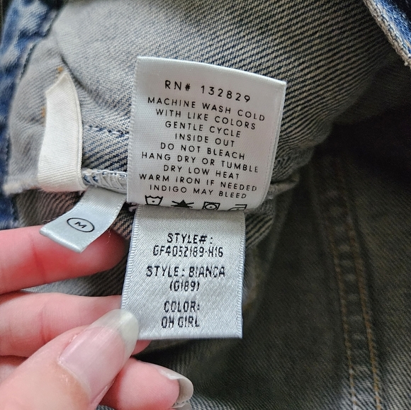 GRLFRND Bianca Oh Girl Wash Denim Trucker Jacket Size Medium - Picture 14 of 16